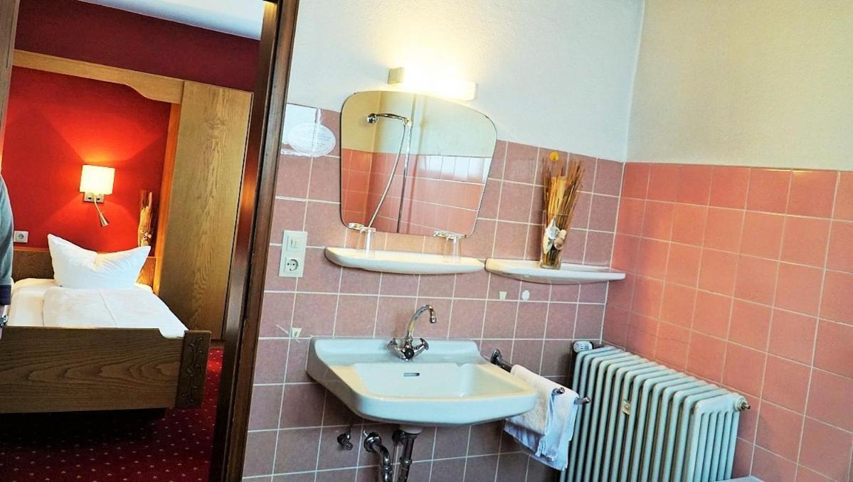 Hotel Zum Goldenen Ochsen Maikammer Εξωτερικό φωτογραφία