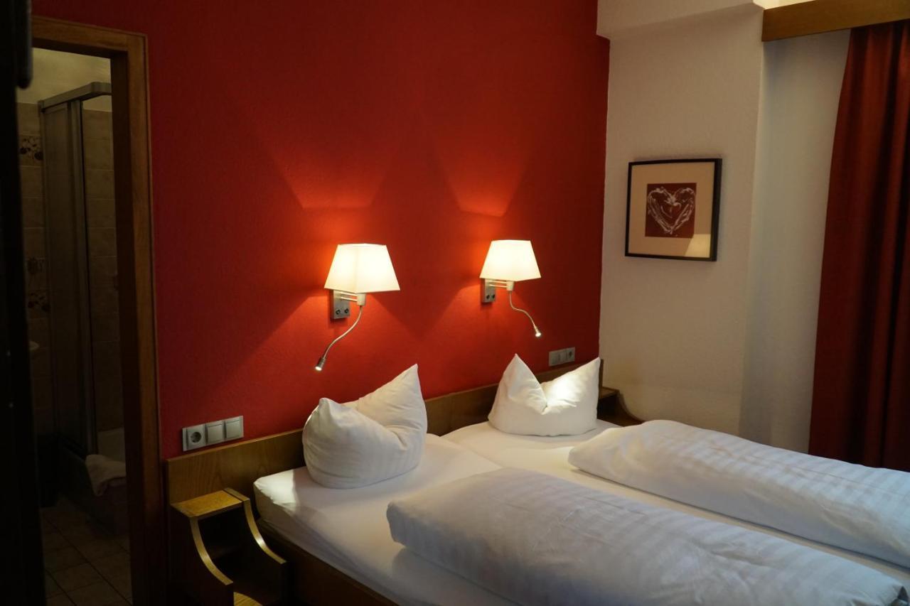 Hotel Zum Goldenen Ochsen Maikammer Εξωτερικό φωτογραφία