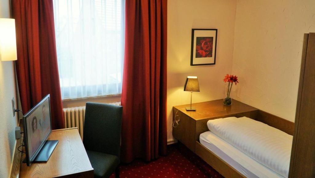Hotel Zum Goldenen Ochsen Maikammer Εξωτερικό φωτογραφία