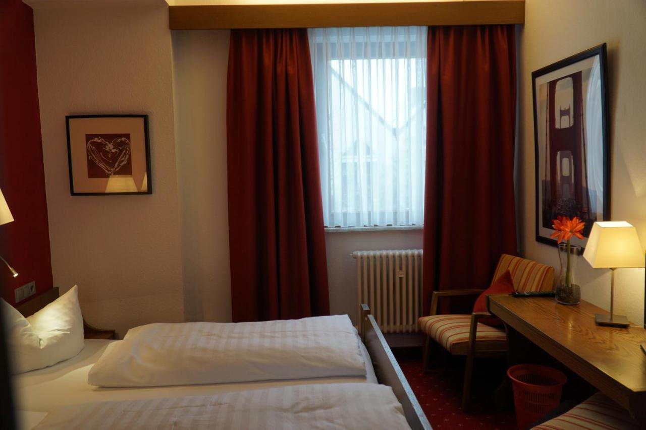 Hotel Zum Goldenen Ochsen Maikammer Εξωτερικό φωτογραφία